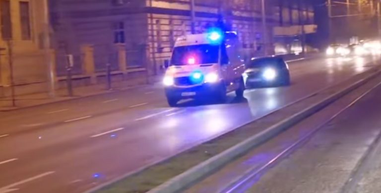 A rendőrség pofátlanításait kenterbe verő videót tettek ki a mentősök egy BMW-sről – videó