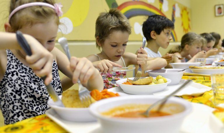 Nem kell többet fizetni az itt lakóknak az óvodai, iskolai étkezésért