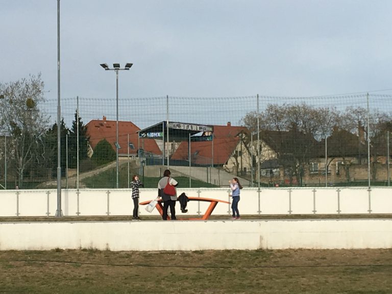 Kipróbáltuk a teqball-t a Bókay-kertben!