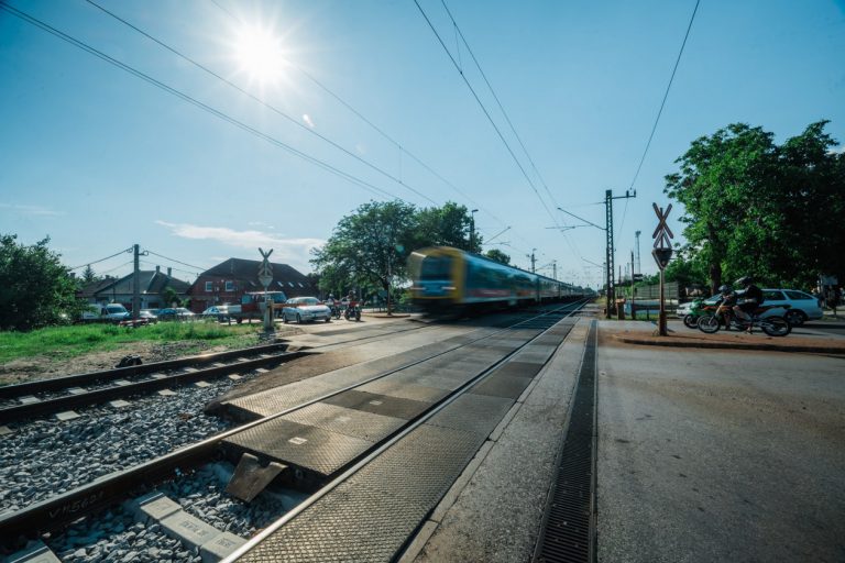 Jó hír! Befejezték a Vecsés-Üllő vasúti pályaszakasz felújítását