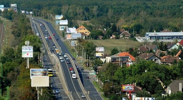 Már megint a ferihegyi reptérre vezető út! Autók ütköztek a Ferihegyi repülőtérre vezető úton