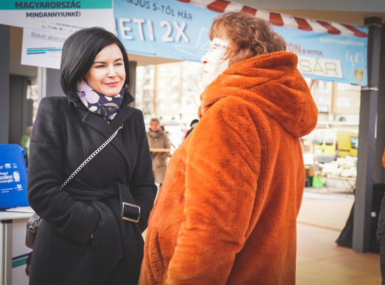 Kunhalmi Ágnes a Lőrinc piacon járt a hétvégén