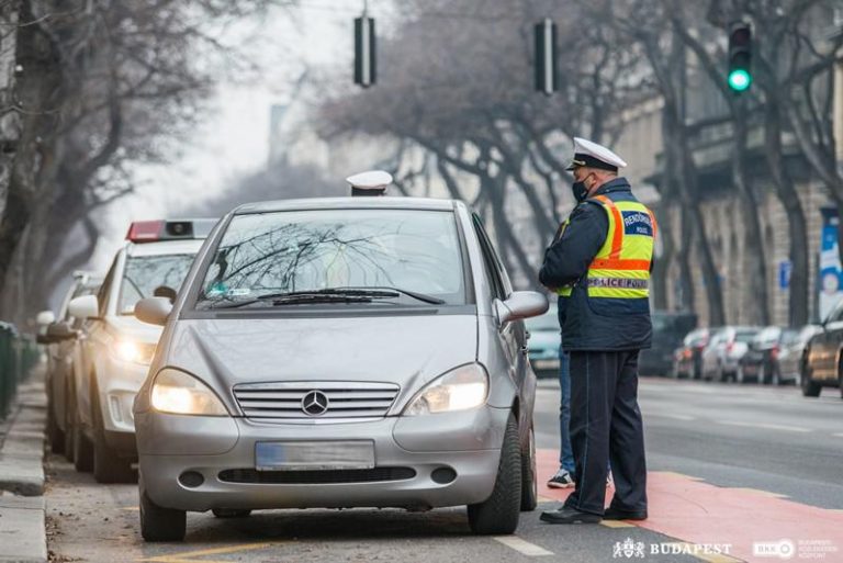 Több mint 70 bírságot osztottak ki a rendőrök a buszsávok ellenőrzése során