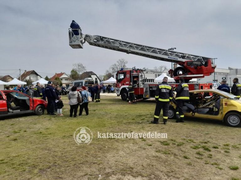 Látványos katasztrófavédelmi bemutatót tartottak Dél-Pesten – Videó