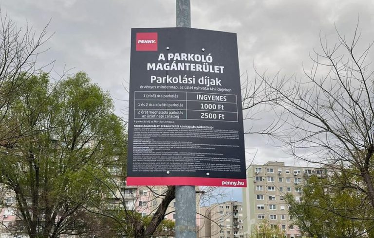 Döbbenet – Fizetős lett a parkolás a Margó Tivadar utcai Pennynél