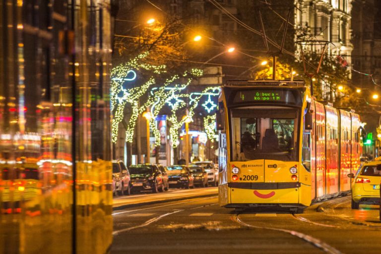 Szilveszteri közlekedés: egész éjjel járnak a metrók és sűrűbbek lesznek az éjszakai járatok