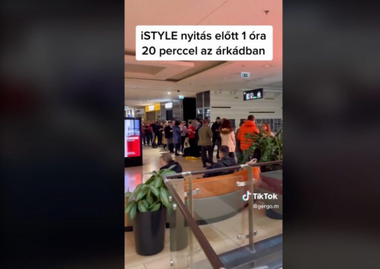 Most akkor nincs mélyszegénység? Levideózták a gigantikus sort, ami az iStyle bolt előtt kanyargott az Árkádban